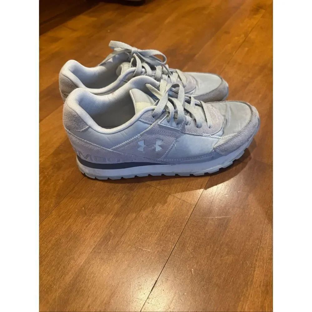 Under Armour Womens Size 7.5 Gray Retro Running Style Sneakers Suede Casual Athl